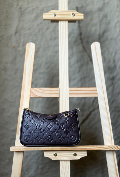 Louis Vuitton Shoulder Bag (VIP)