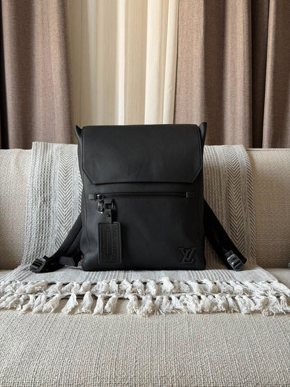 Louis Vuitton Backpack (Vip)