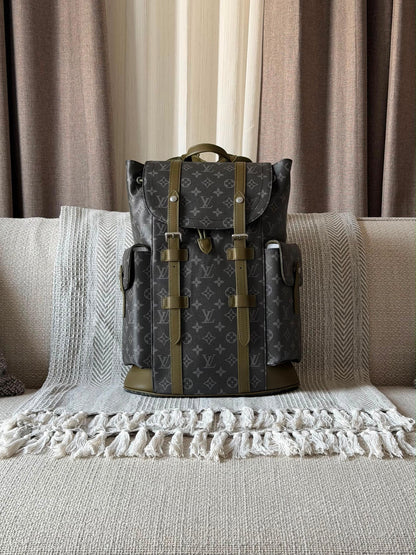 Louis Vuitton Backpack (Vip)