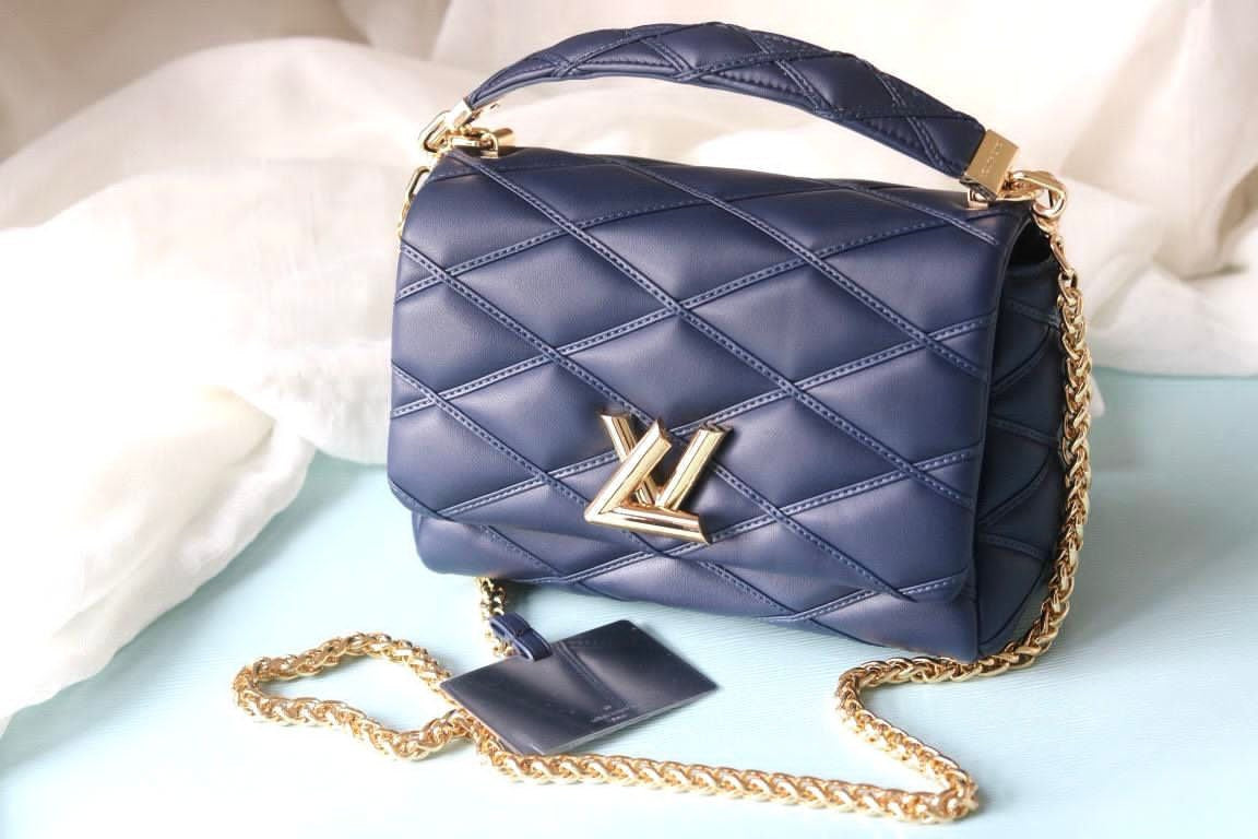 Louis Vuitton Sling bag