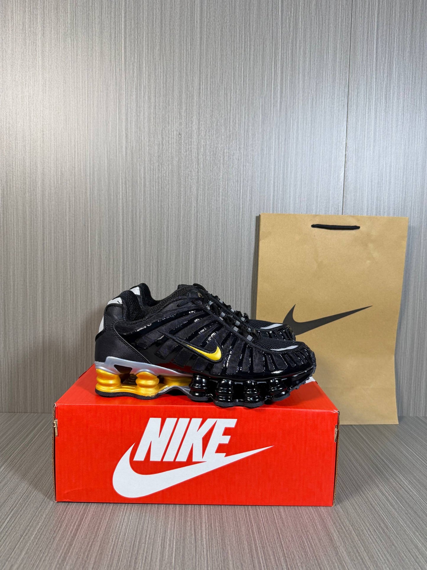 Nike TL Black/Gold