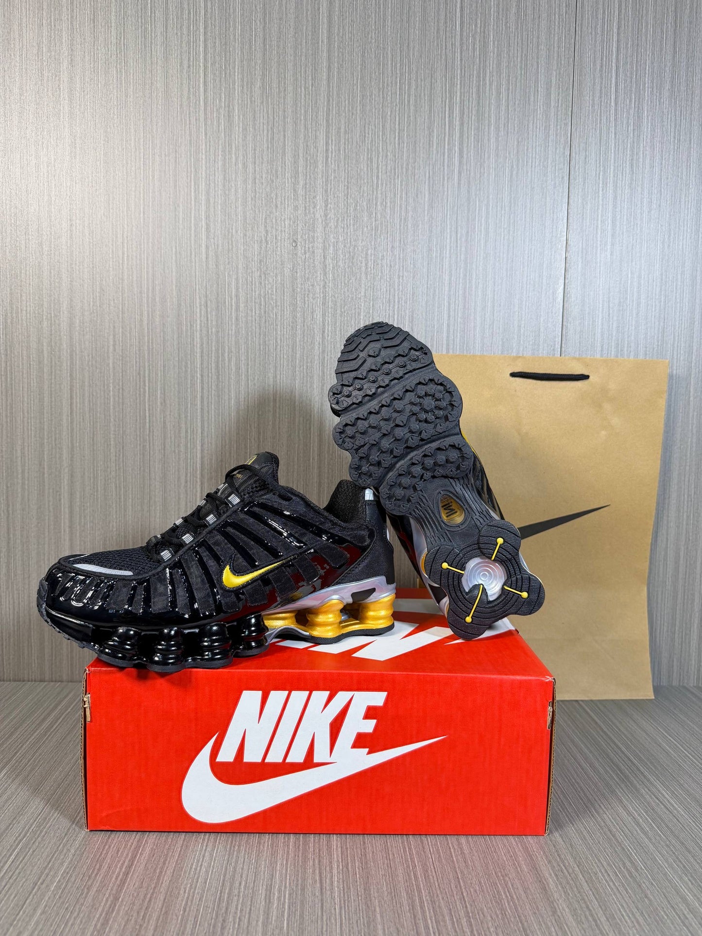 Nike TL Black/Gold