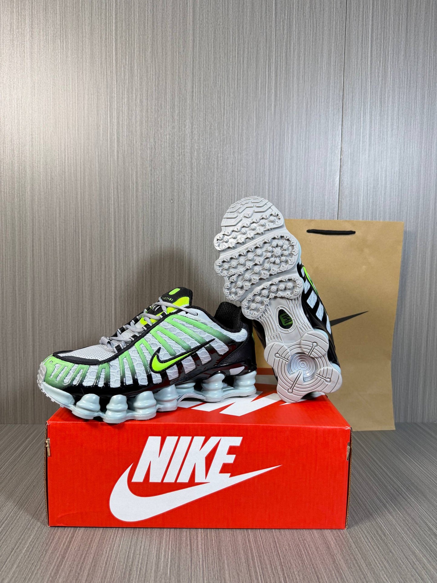 Nike Shox TL Green Changing Color