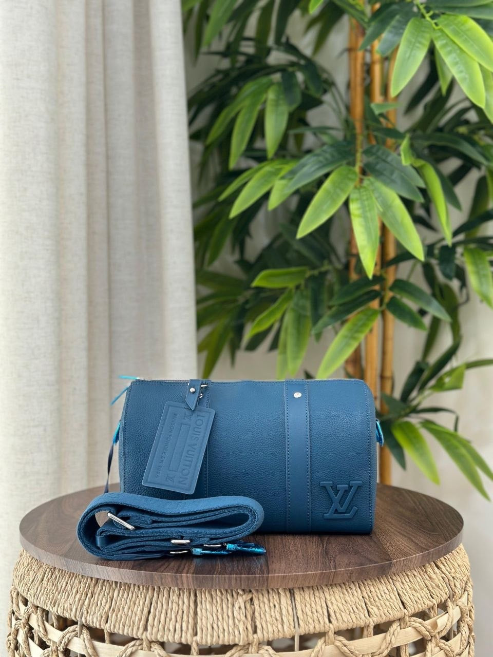 Louis Vuitton Sling Bag (Vip)