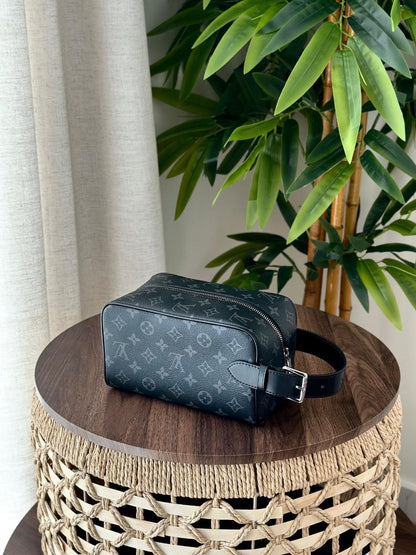 Louis Vuitton Pouch (VIP Quality)