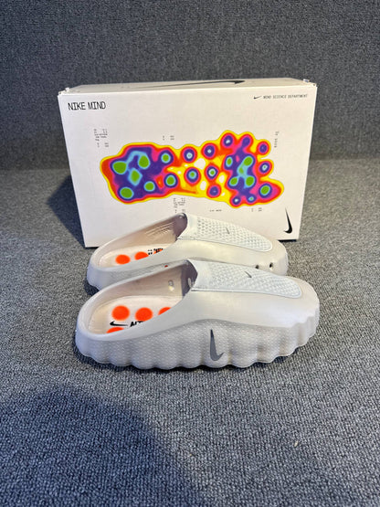 Nike Mind 001