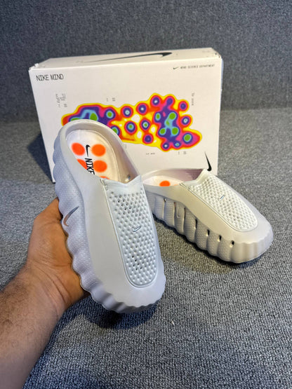 Nike Mind 001