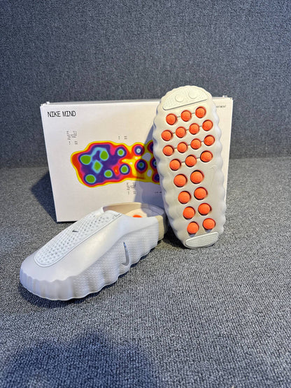 Nike Mind 001
