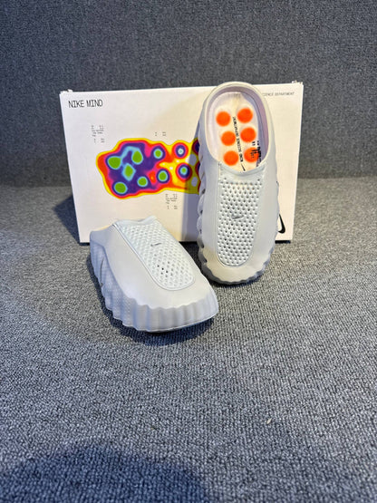 Nike Mind 001