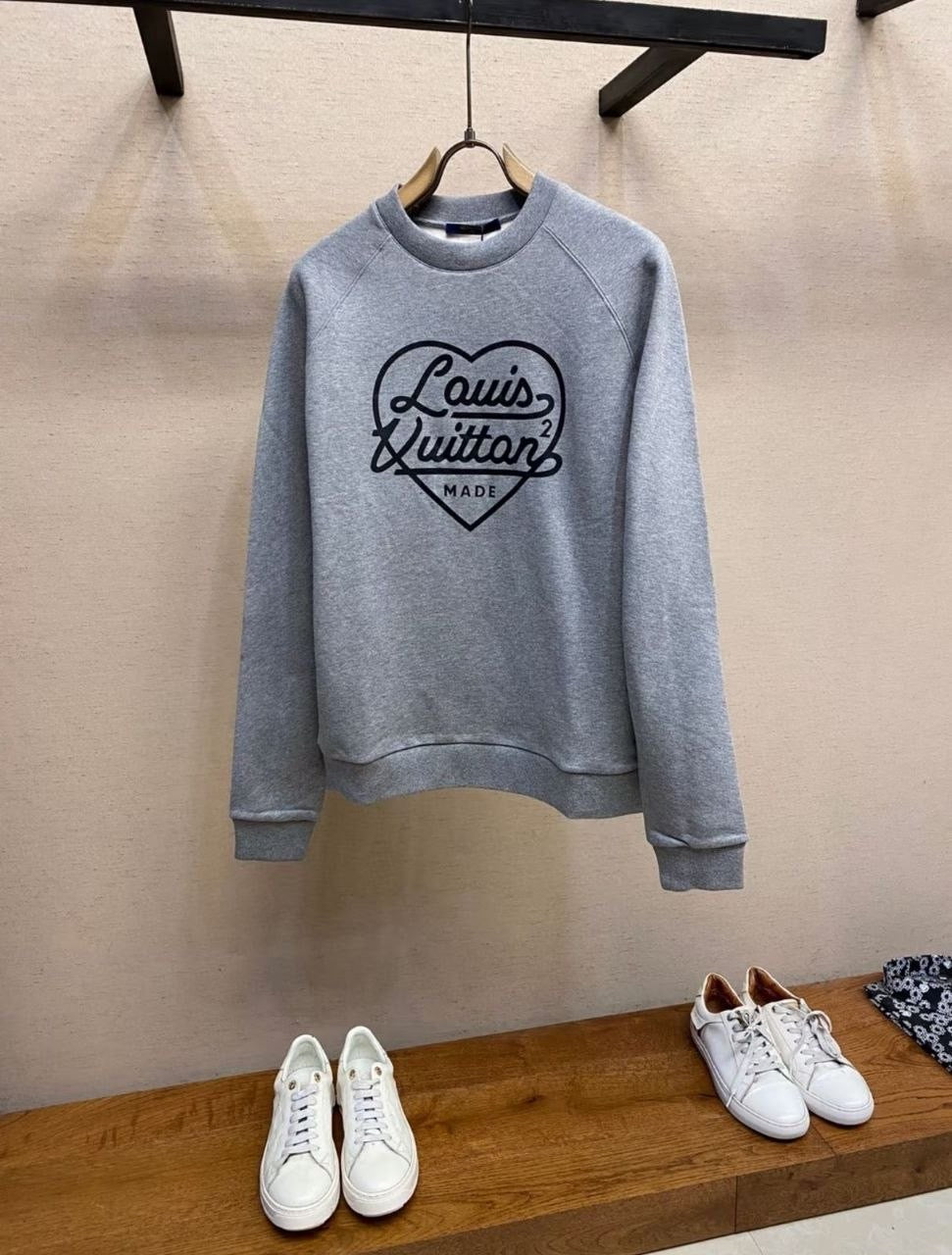 Louis Vuitton Sweatshirt