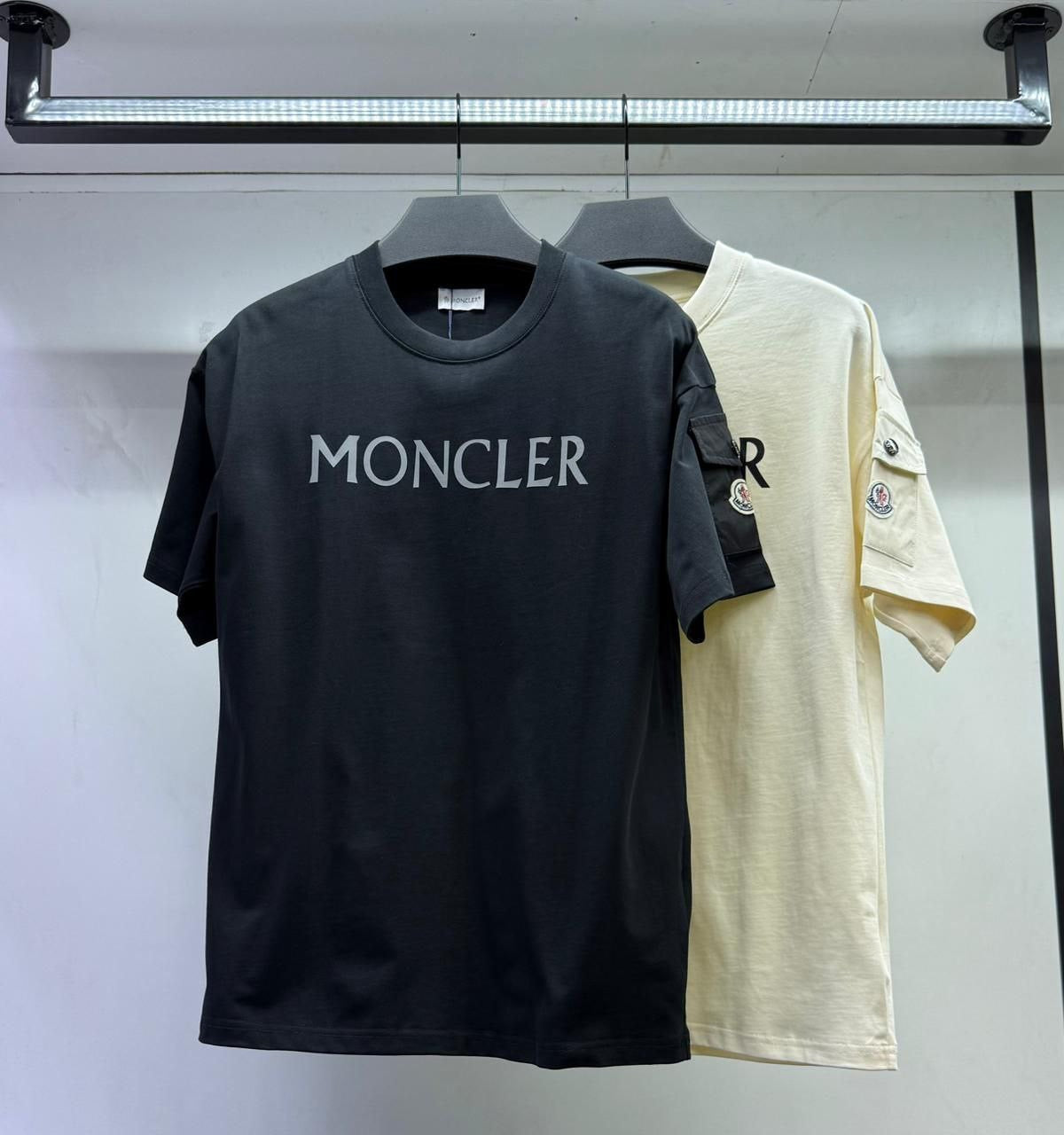 Moncler T-shirt