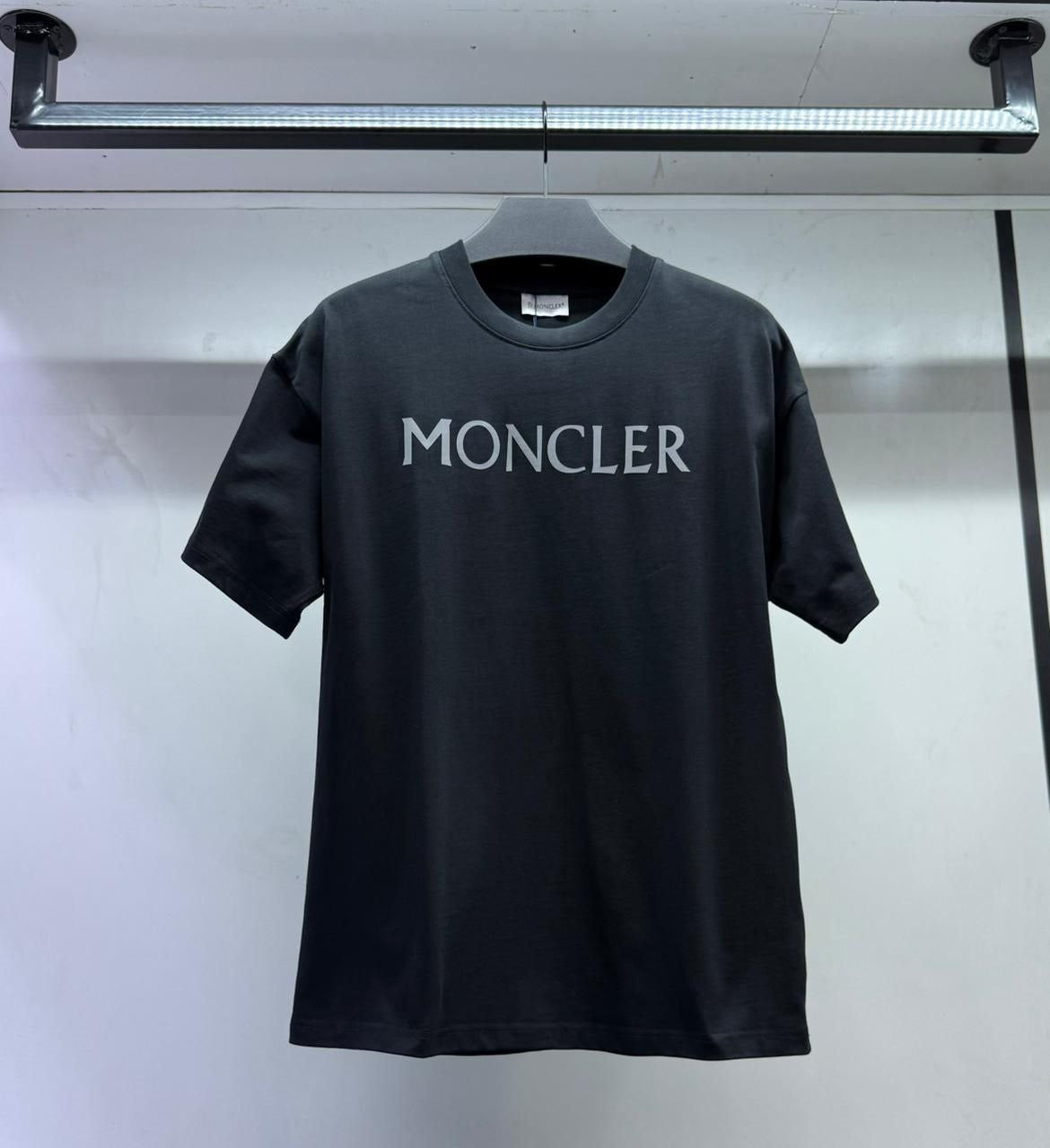 Moncler T-shirt
