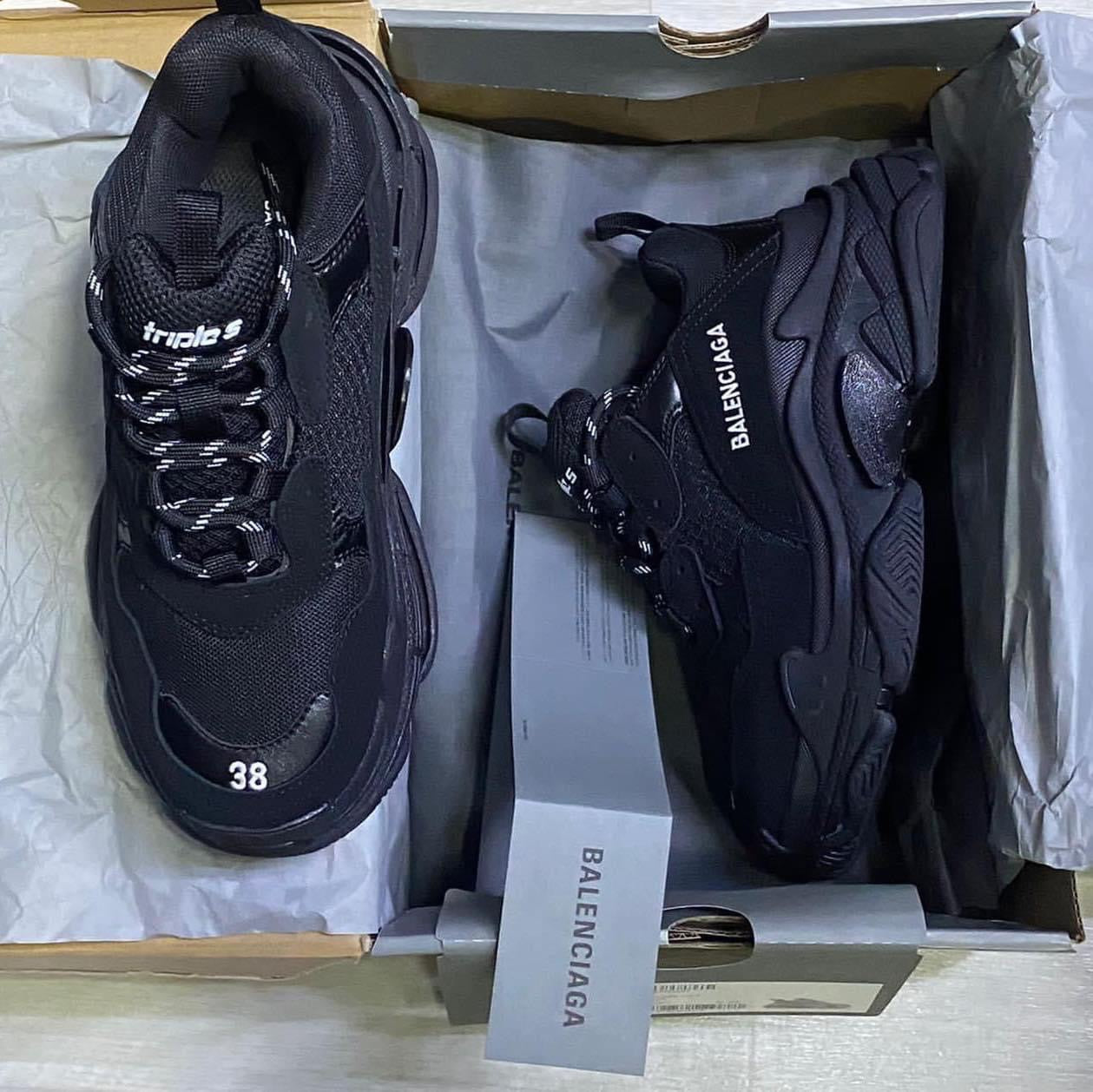 BALENCIAGA TRIPLE S TRIPLE BLACK Shoes