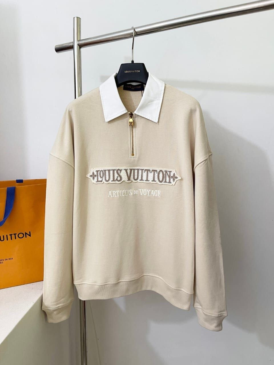 Louis Vuitton Sweatshirt