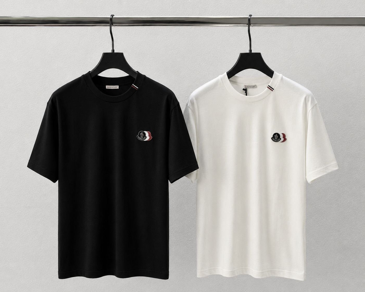 Moncler T-shirt