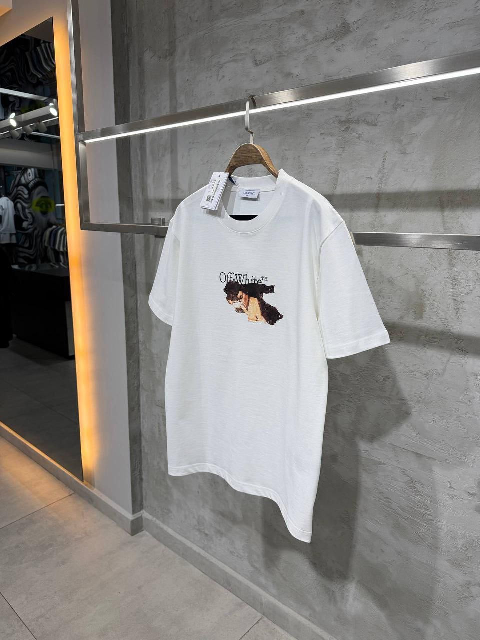 Off White T-shirt