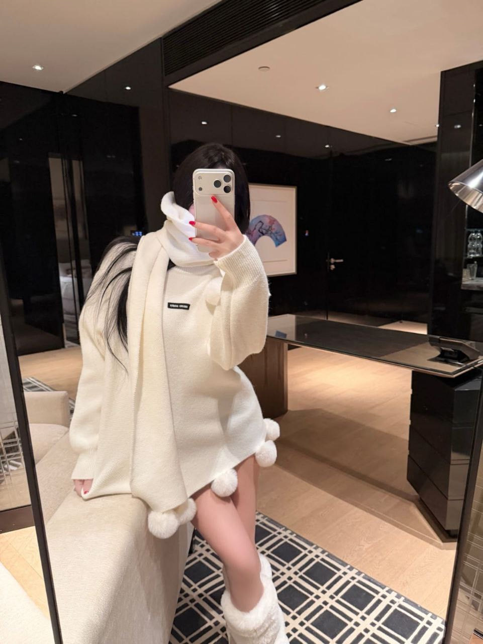 Miu Miu (Sweater-scarf)