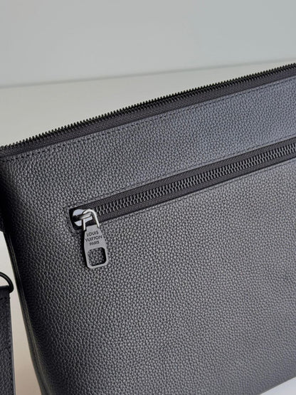 Louis Vuitton Clutch