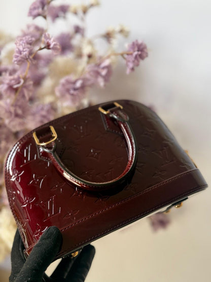 Louis Vuitton Handbag (Vip)