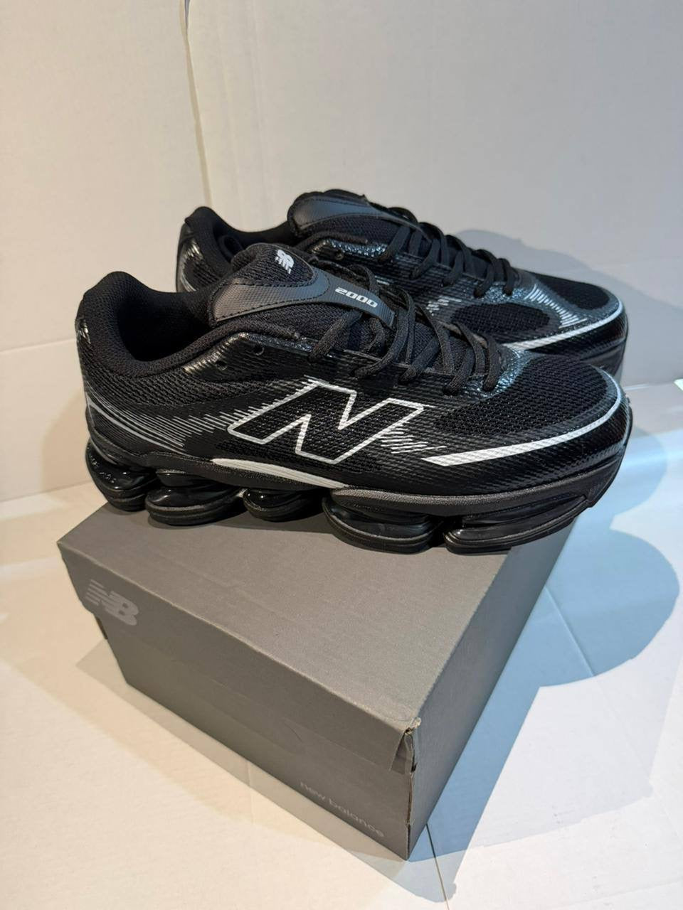 New Balance 2000