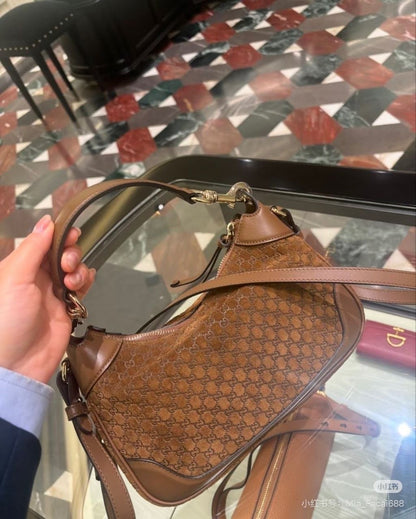 Gucci Sling - HandBag