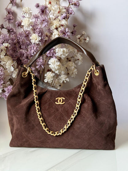 Chanel Shoulder Bag (Vip)