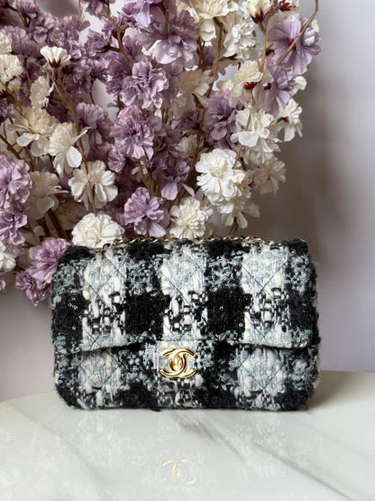 Chanel Sling Bag (Vip)