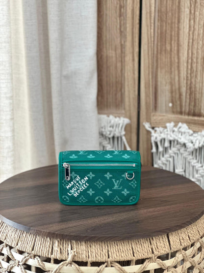 Louis Vuitton Messenger Bag