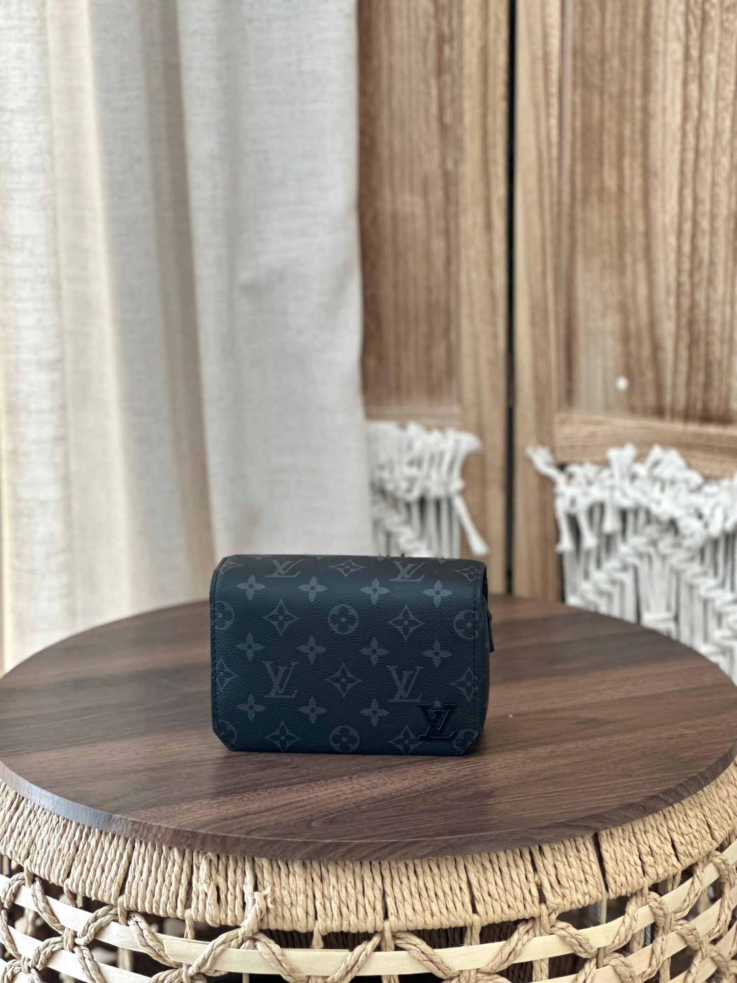 Louis Vuitton Messenger Bag