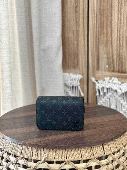 Louis Vuitton Messenger Bag