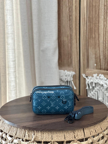 Louis Vuitton Messenger Bag