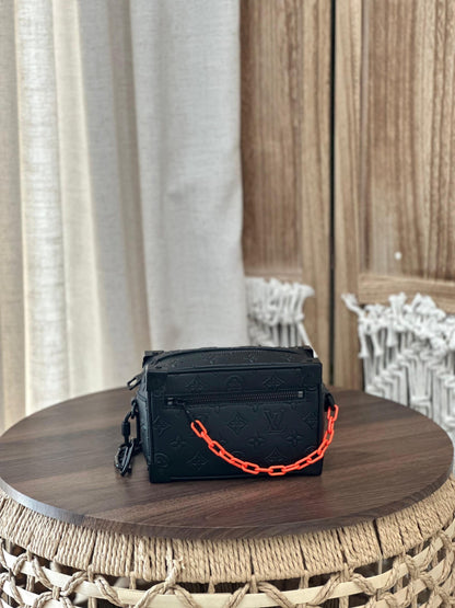 Louis Vuitton Messenger Bag