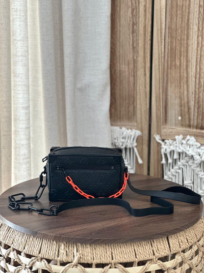 Louis Vuitton Messenger Bag