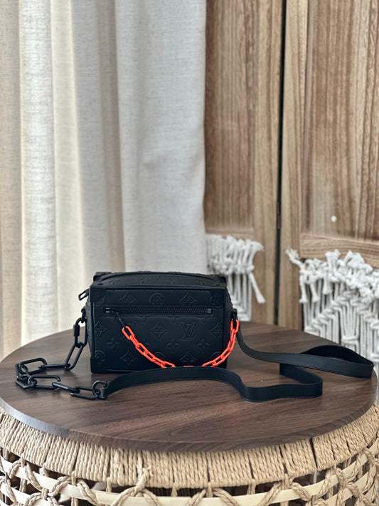 Louis Vuitton Messenger Bag