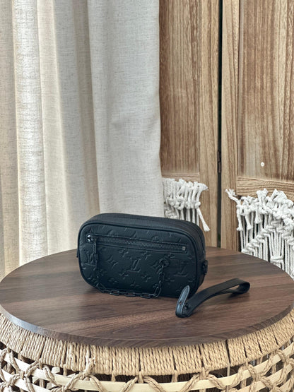 Louis Vuitton Messenger Bag