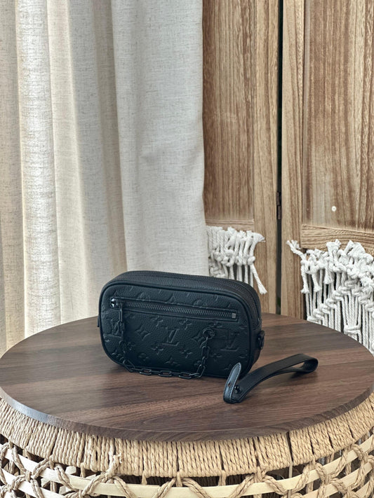 Louis Vuitton Messenger Bag