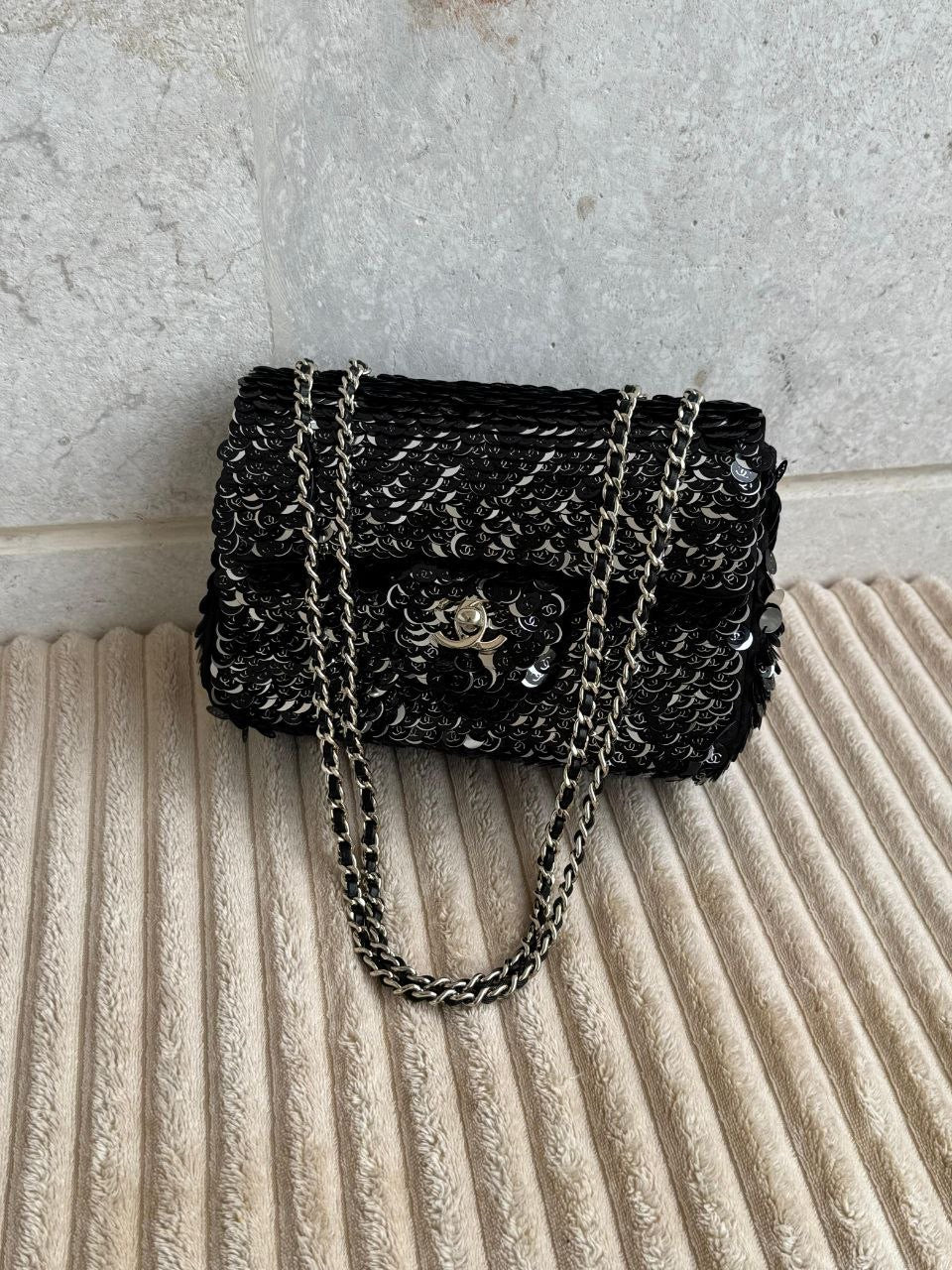 Chanel Shoulder Bag (Vip)