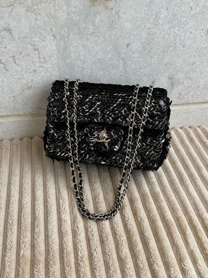 Chanel Shoulder Bag (Vip)