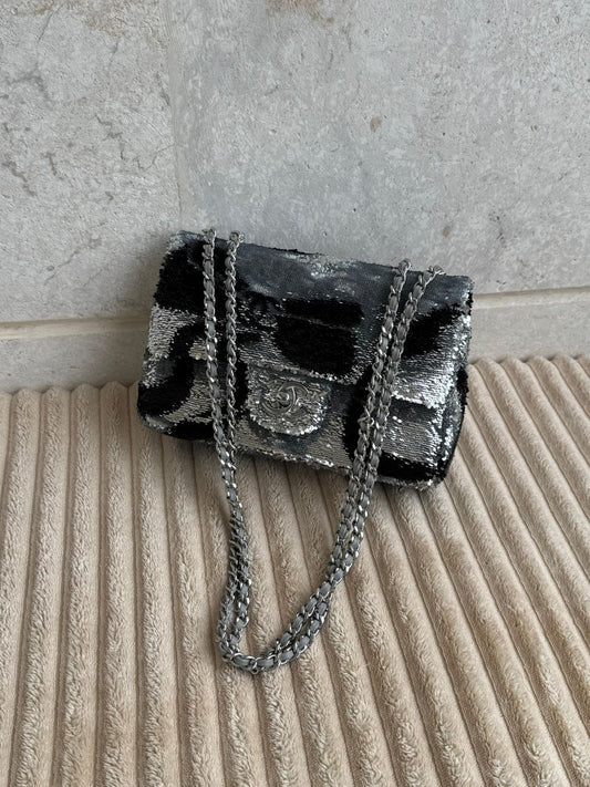 Chanel Shoulder Bag (Vip)