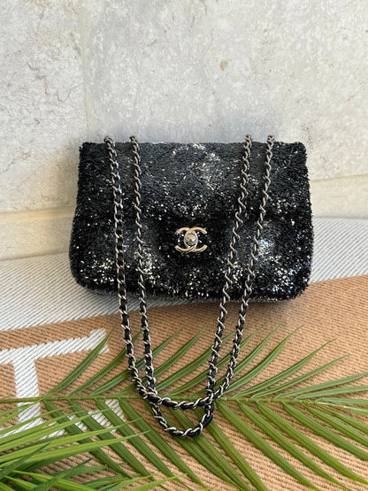 Chanel Shoulder Bag (Vip)