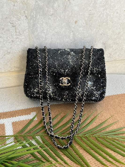 Chanel Shoulder Bag (Vip)