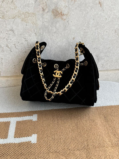 Chanel Shoulder Bag (Vip)