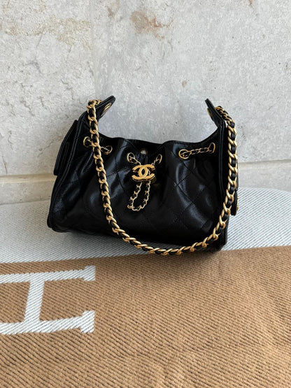 Chanel Shoulder Bag (Vip)
