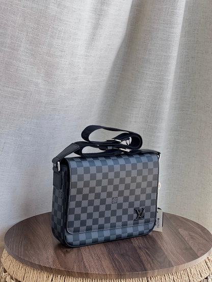 Louis Vuitton Messenger Bag