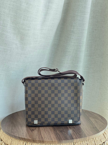 Louis Vuitton Messenger Bag