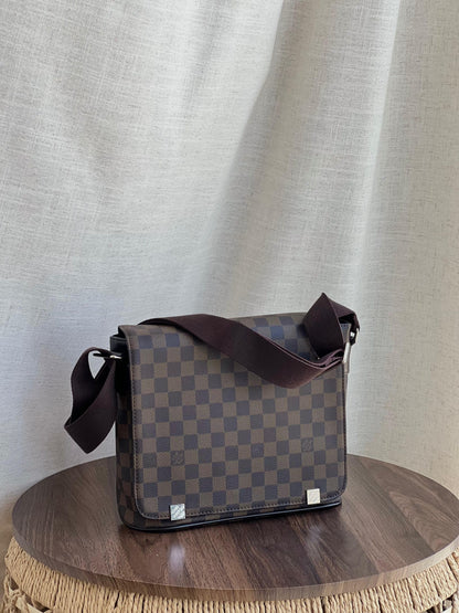 Louis Vuitton Messenger Bag