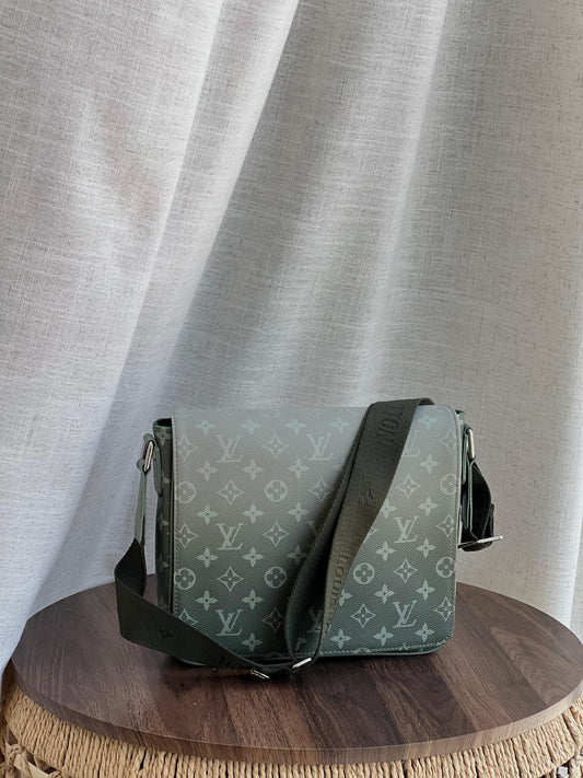 Louis Vuitton Messenger Bag