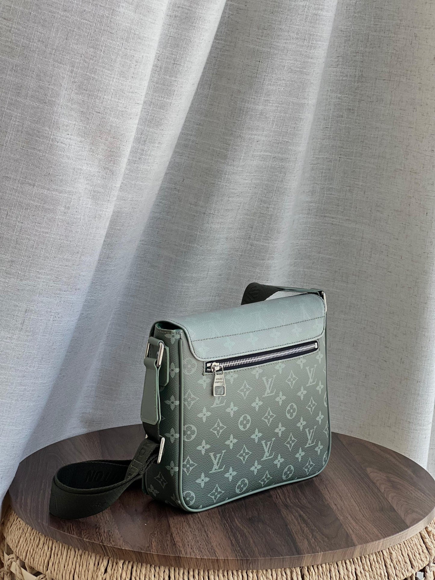 Louis Vuitton Messenger Bag