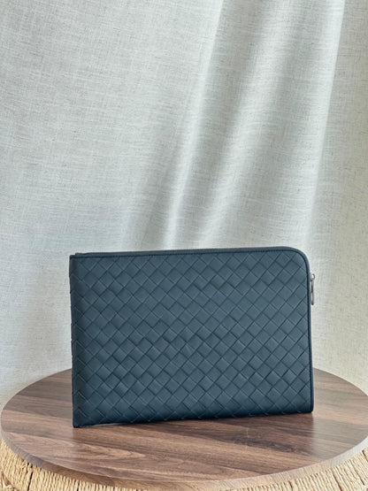 Bottega Veneta Clutch 2 Model