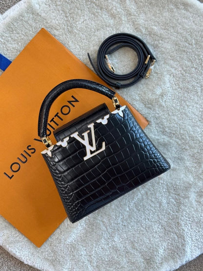 Louis Vuitton Sling Bag(Vip)
